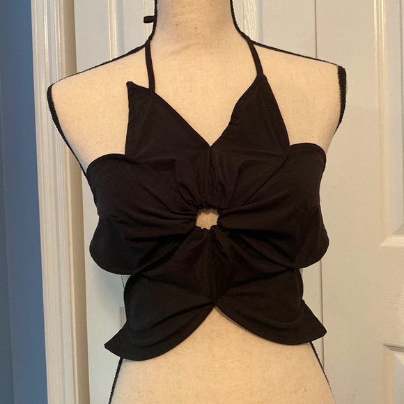 SHEIN Tops - Cute flower halter summer tie-back top